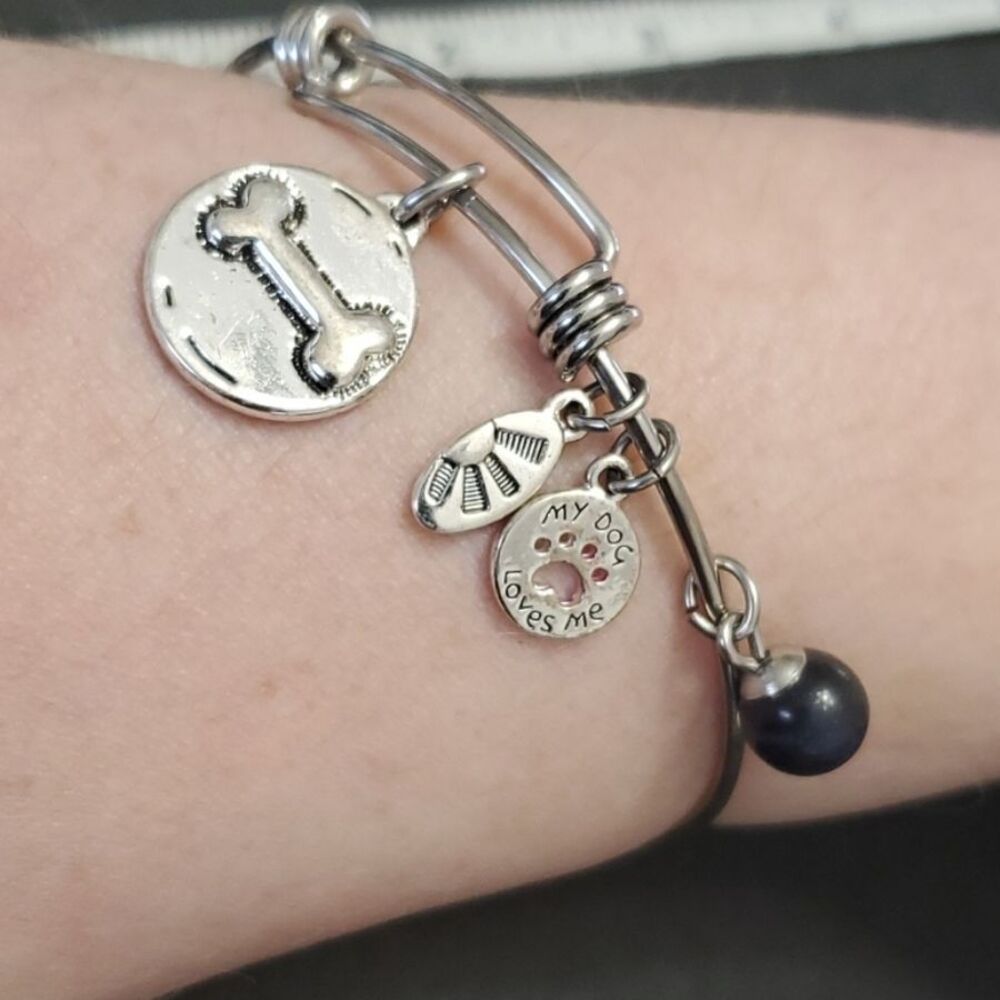 Shine bangle dog lovers charm bracelet 7.75"